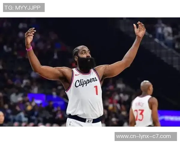 末节18分！哈登完全燃尽了，关键时刻接连射中三分，他仍然大心脏